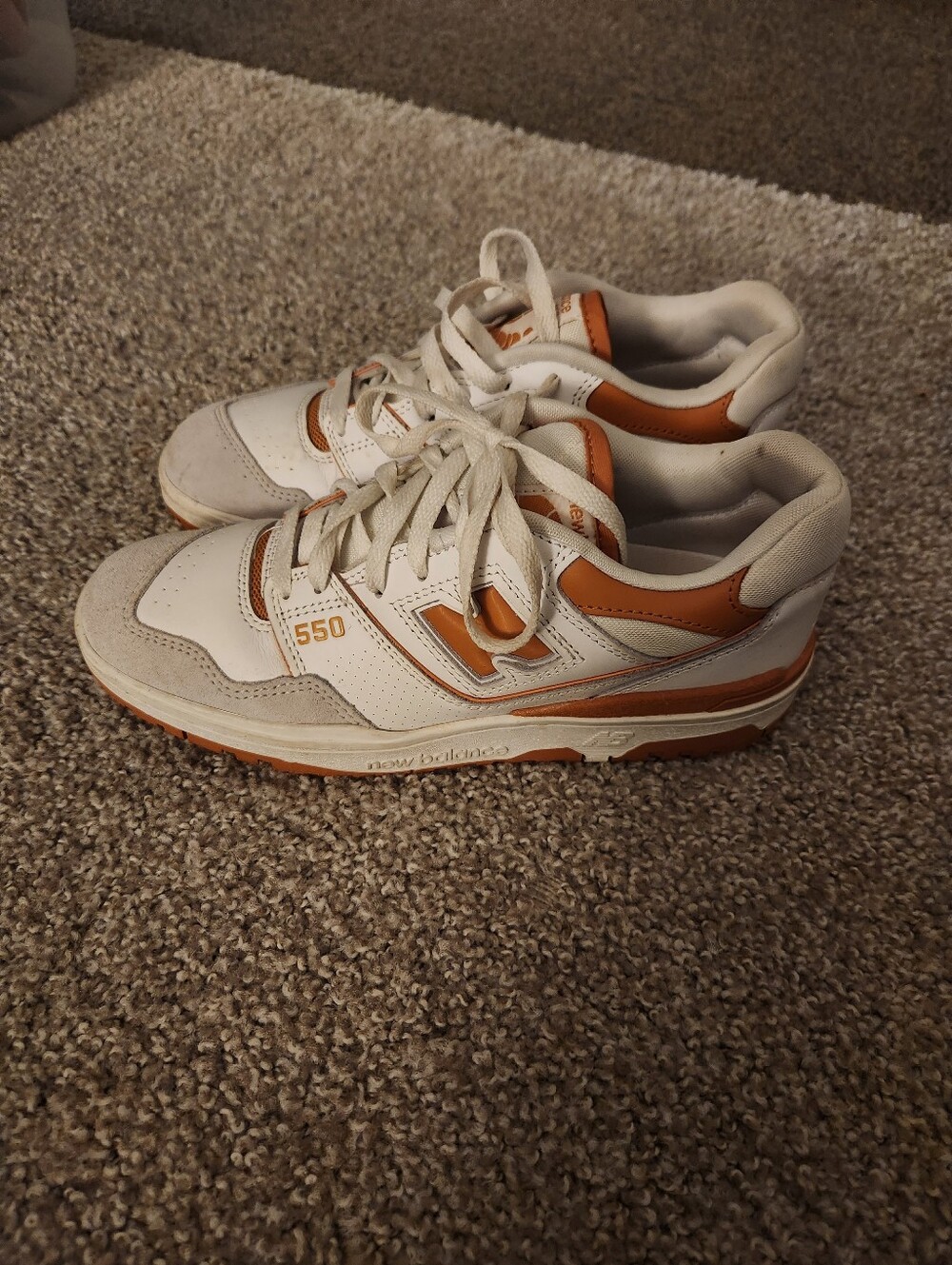 New Balance 550 Sneaker — White & Orange Accent Mens 7.5 Womens 9